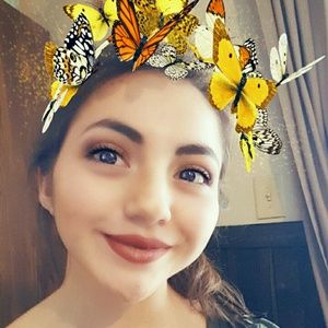 Meet your Posher, Caitlin